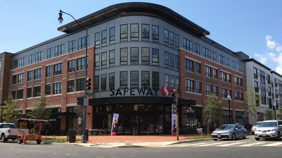 Exterior of Washington, D.C., Safeway store at 415 14th Street, SE, on Aug. 11, 2020. Store opened Aug. 12, 2020.